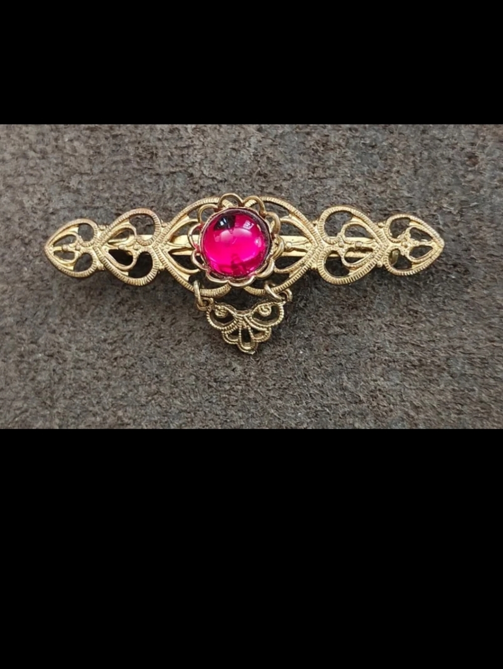 1960s/70s Goldtone Open Sideways Hearts  With Center Red Jelly Cabochon Brooch - Picture 6 of 9
